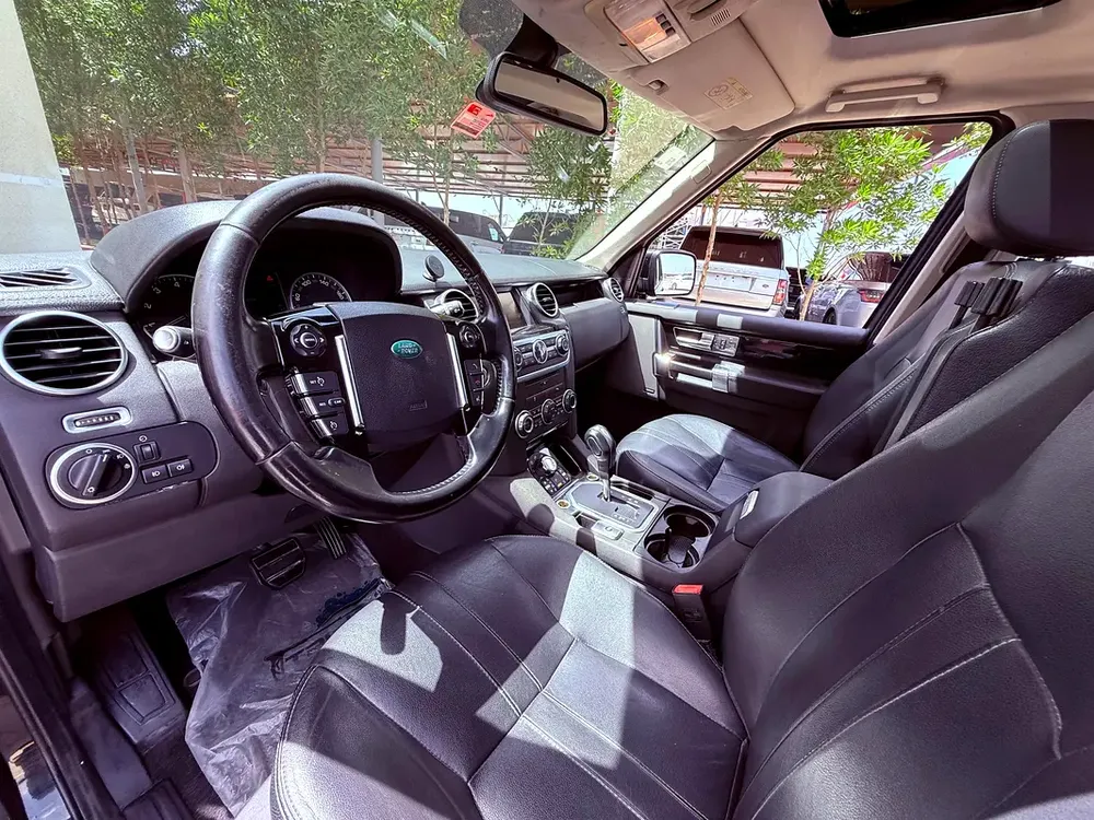 Land Rover LR4 HSE 2013 - GCC Specs - Well Maintained - Image 8