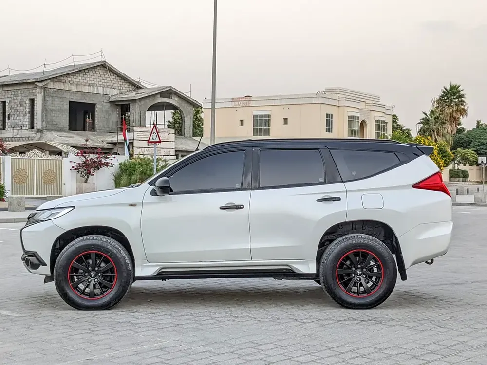 MITSUBISHI MONTERO SPORT 2019 GLS 4WD FULL OPTION GCC IN EXCELLENT CONDITION - Image 18