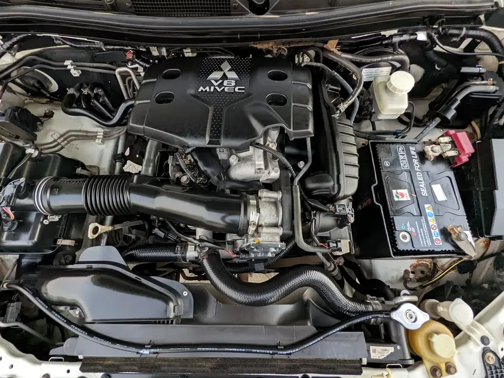MITSUBISHI MONTERO SPORT 2019 GLS 4WD FULL OPTION GCC IN EXCELLENT CONDITION - Image 19