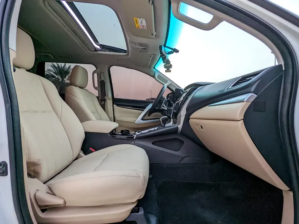 MITSUBISHI MONTERO SPORT 2019 GLS 4WD FULL OPTION GCC IN EXCELLENT CONDITION - Image 6