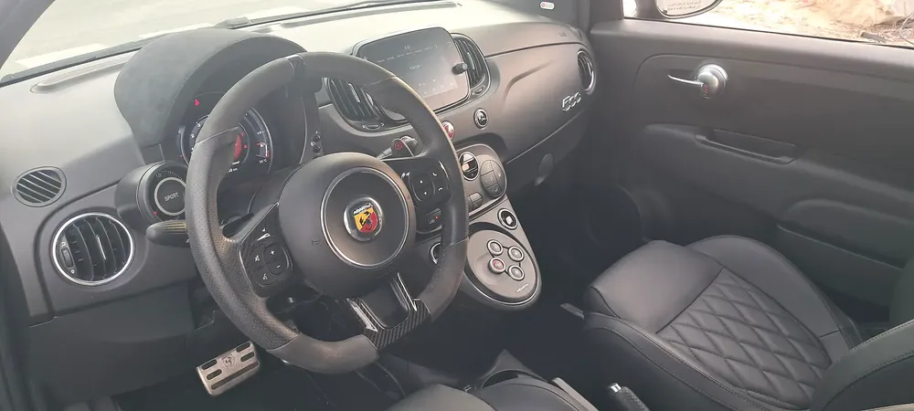ABARTH 695 TURISMO 2023 FREE SERVICES + WARRANTY AGENCY AL GHANDI +ORGINAL PAINT 100% 1ST OWNER - Image 9