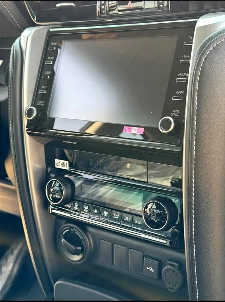TOYOTA FORTUNER 2.7L PETROL 2025 - Image 6