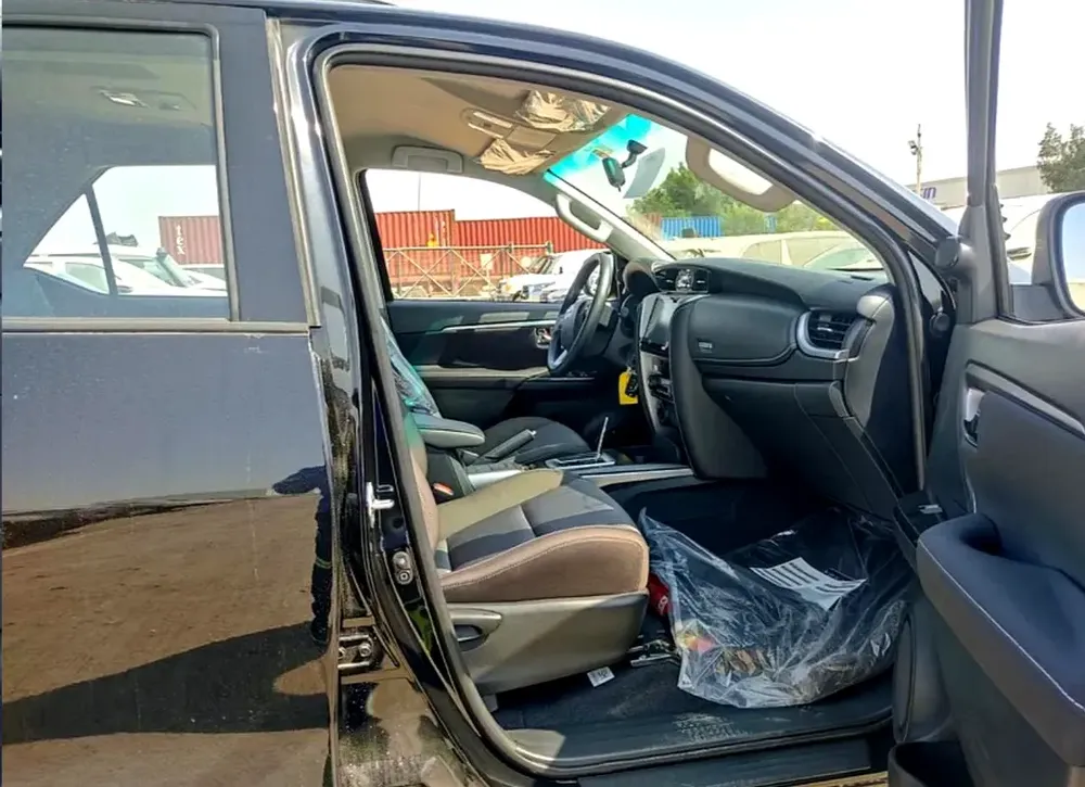 TOYOTA FORTUNER 2.7L PETROL 2025 - Image 8