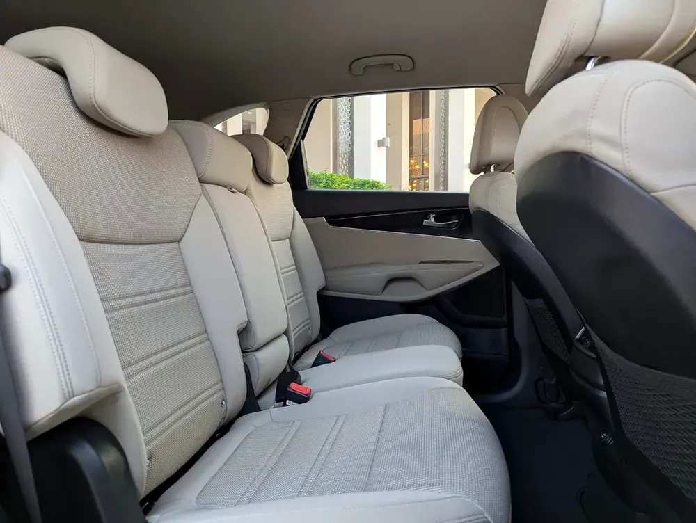 Kia Sorento 2016 GCC V6 Premium Condition 7 Seater Perfect Inside Out Low KM Family SUV - Image 13