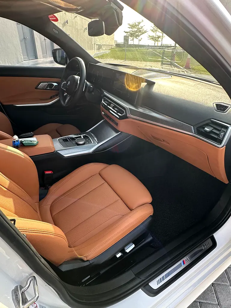 2023 BMW 3-Series 320i M-Package | Korean Specs | Immaculate Condition - Image 12