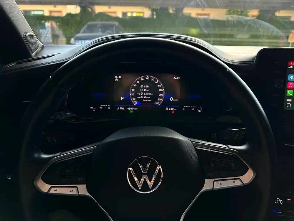 2023 Volkswagen T-Roc Style | GCC Specs | Low Mileage | WhatssApp only | Отличный автомобиль - Image 15