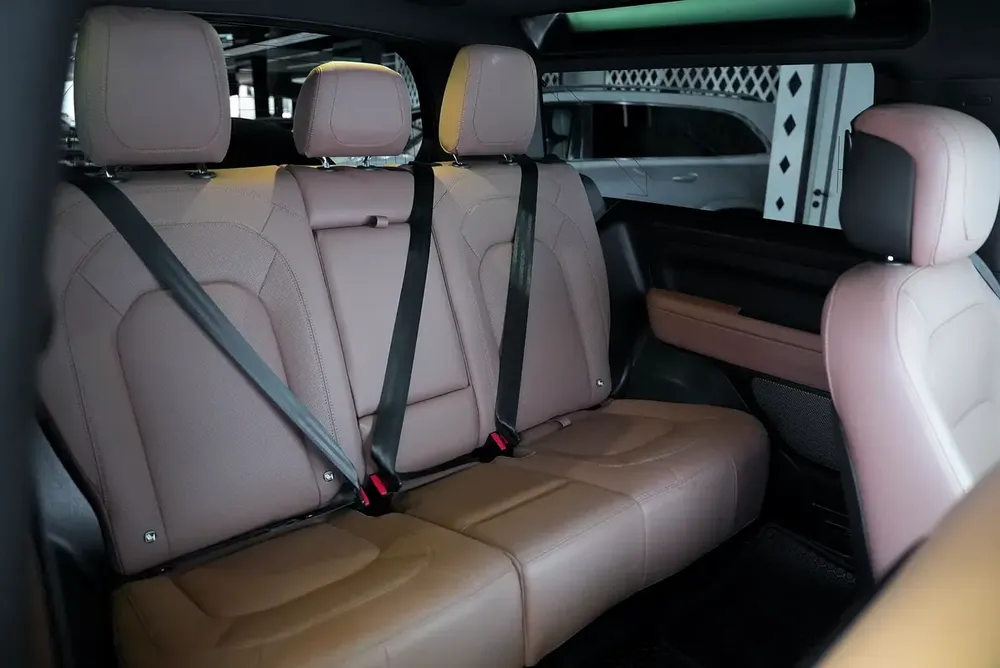 DEFENDER 90 V8 P525 EDITION | GCC | WARRANTY + SERVICE DEC 2027 - Image 12