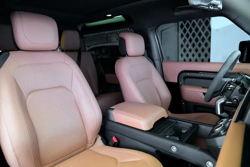 DEFENDER 90 V8 P525 EDITION | GCC | WARRANTY + SERVICE DEC 2027 - Image 13