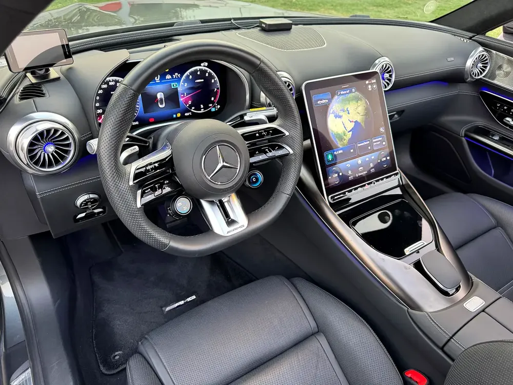 MERCEDES BENZ SL63 AMG MODEL 2023 (900KM ONLY) - Image 7