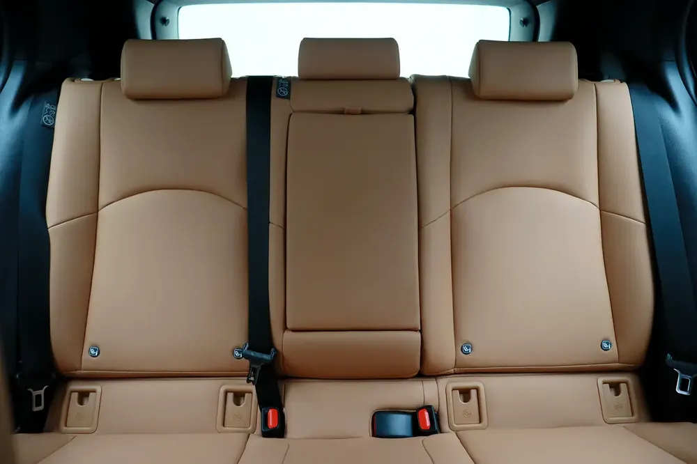 **Special offer** 2024 UXh SUV H 2.0L CVT Premier - Image 16