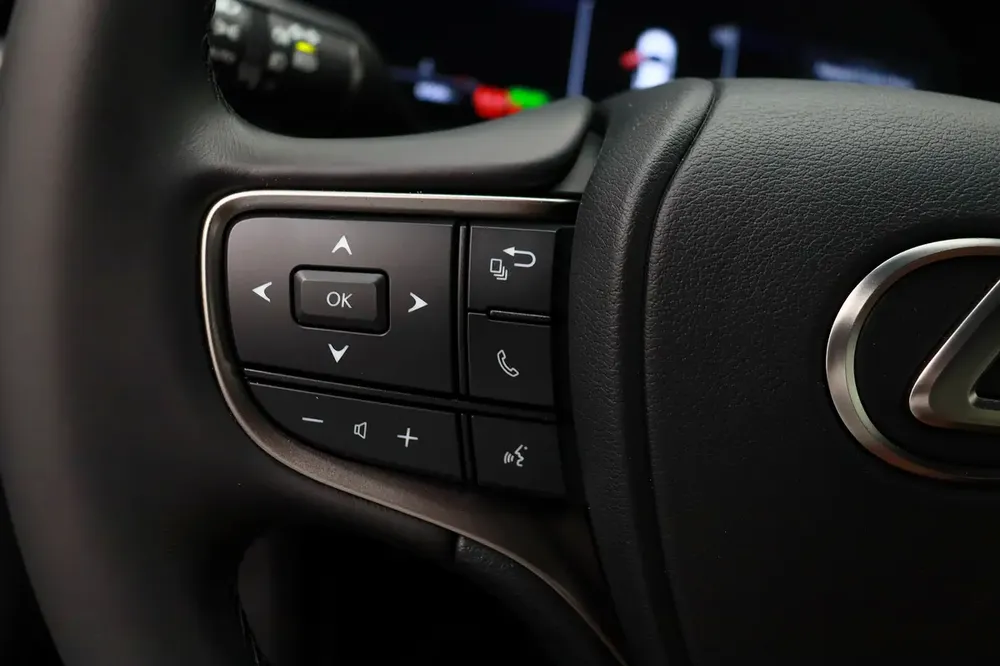**Special offer** 2024 UXh SUV H 2.0L CVT Premier - Image 7