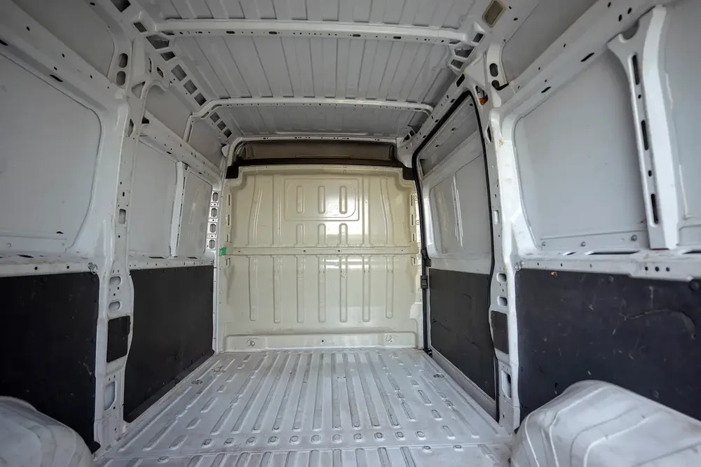 Peugeot Boxer L2H2 Delivery Van | GCC Specs | Ref#P31117 - Image 7