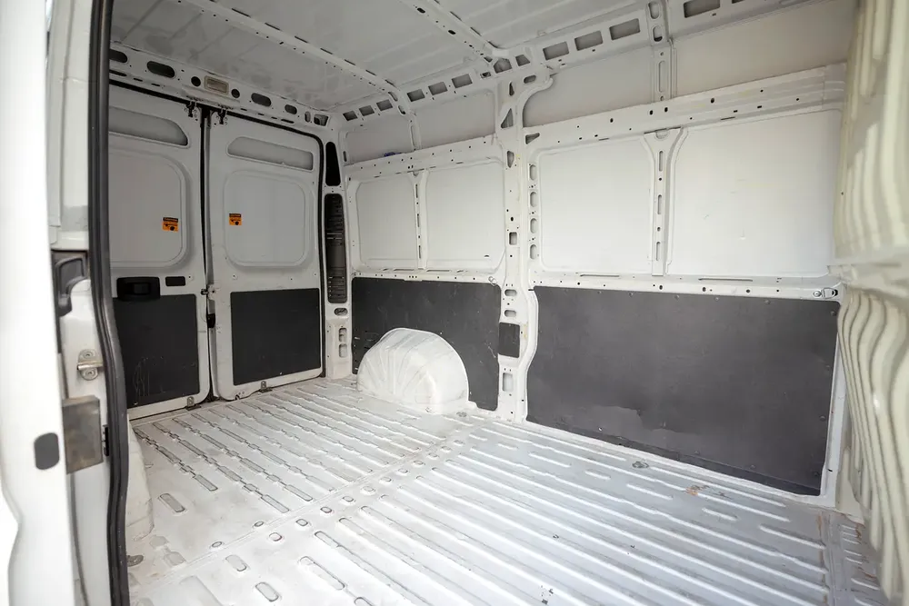 Peugeot Boxer L2H2 Delivery Van | GCC Specs | Ref#P31117 - Image 8
