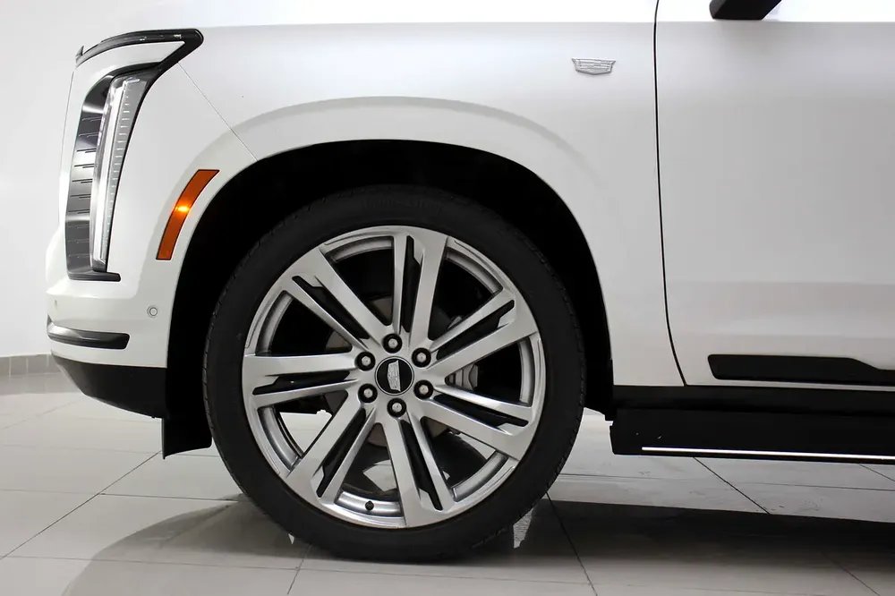 2025 Cadillac Escalade Sport Platinum | GCC Specs - Image 5
