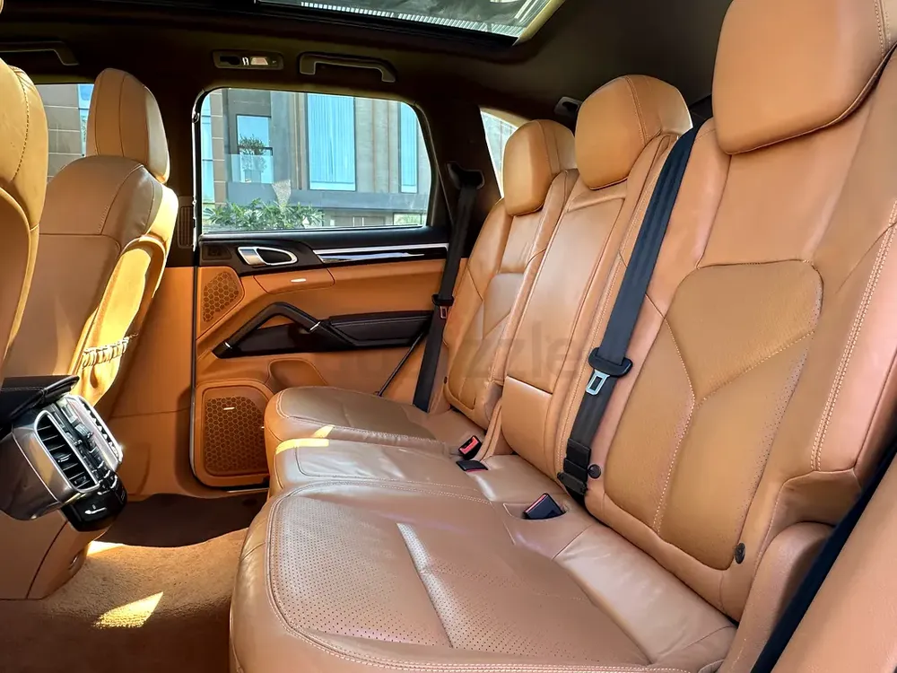 Porsche Cayenne S 2012 | GCC Specs | V8 Performance - Image 10