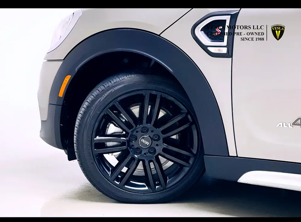 COUNTRYMAN S / SUNROOF +  LEATHER SEATS + NAVIGATION + LED LIGHT + PREMIUM SOUND SYSTEM - Image 6
