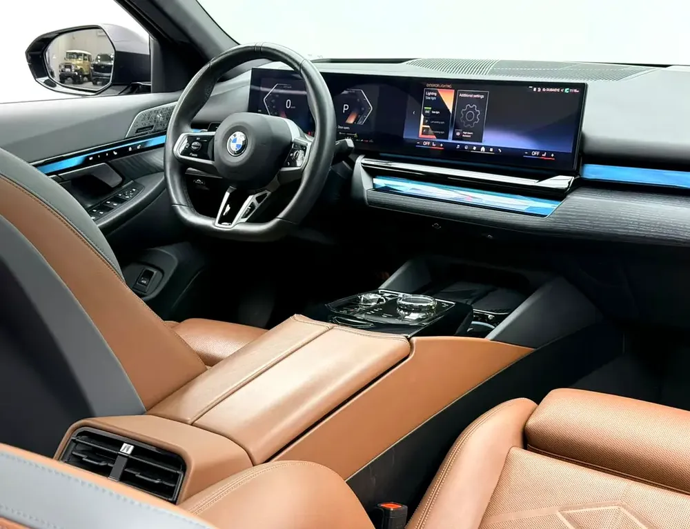 2025 BMW 530i M Sport, BMW Warranty+Service Contract+Full Service History, Full PPF, GCC - Image 12