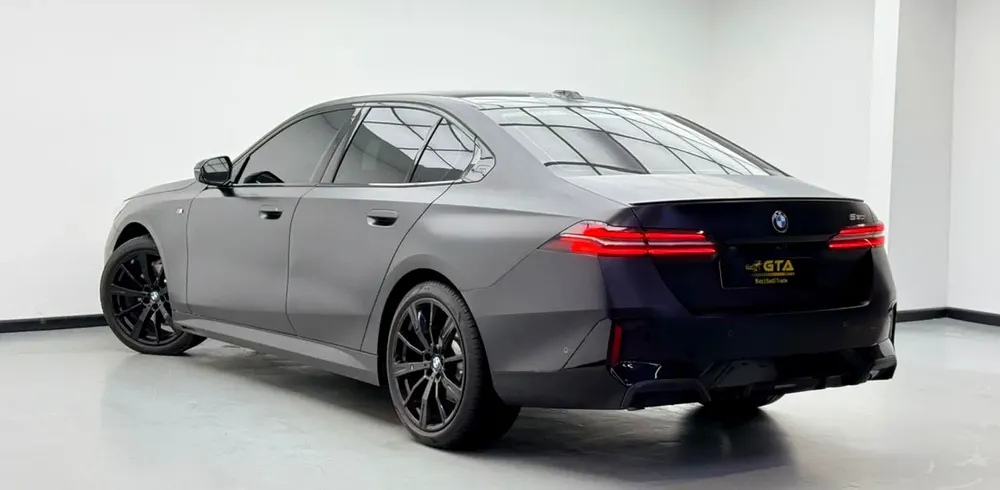 2025 BMW 530i M Sport, BMW Warranty+Service Contract+Full Service History, Full PPF, GCC - Image 4
