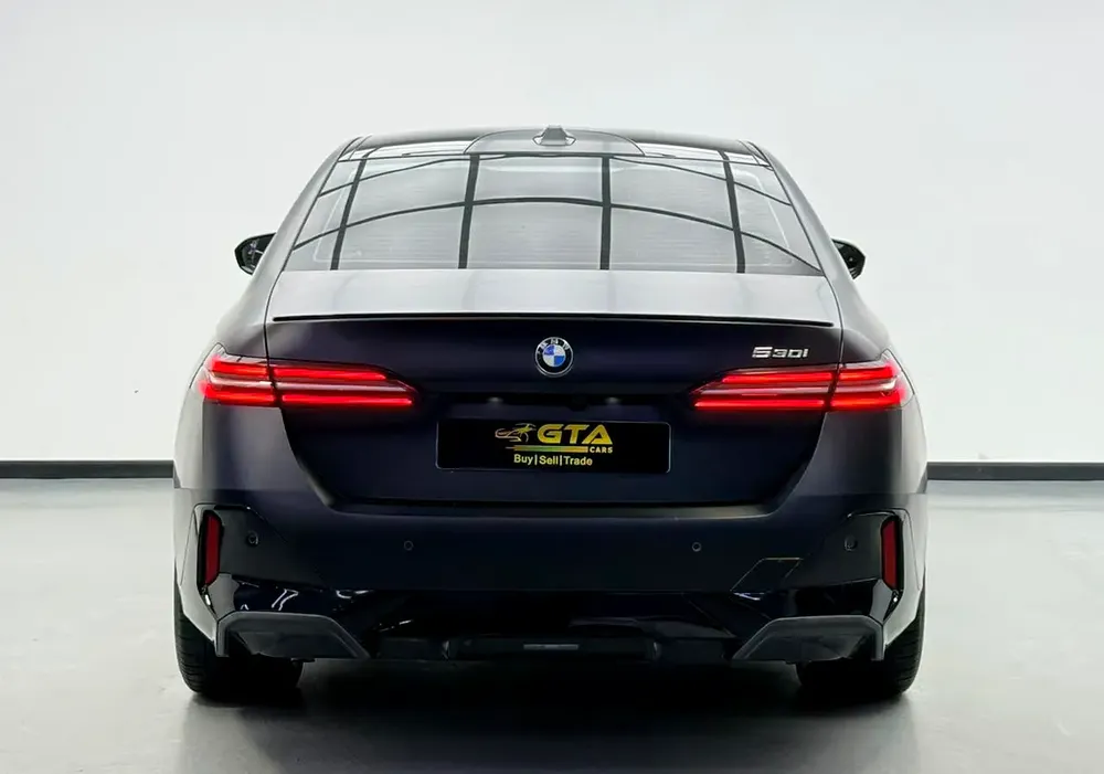 2025 BMW 530i M Sport, BMW Warranty+Service Contract+Full Service History, Full PPF, GCC - Image 5