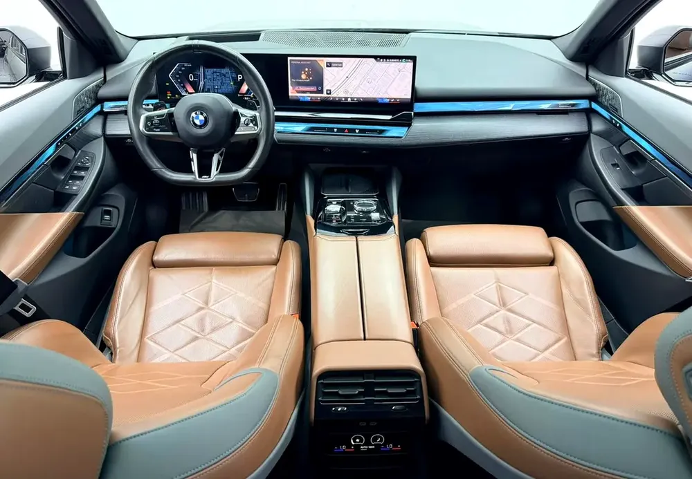 2025 BMW 530i M Sport, BMW Warranty+Service Contract+Full Service History, Full PPF, GCC - Image 9