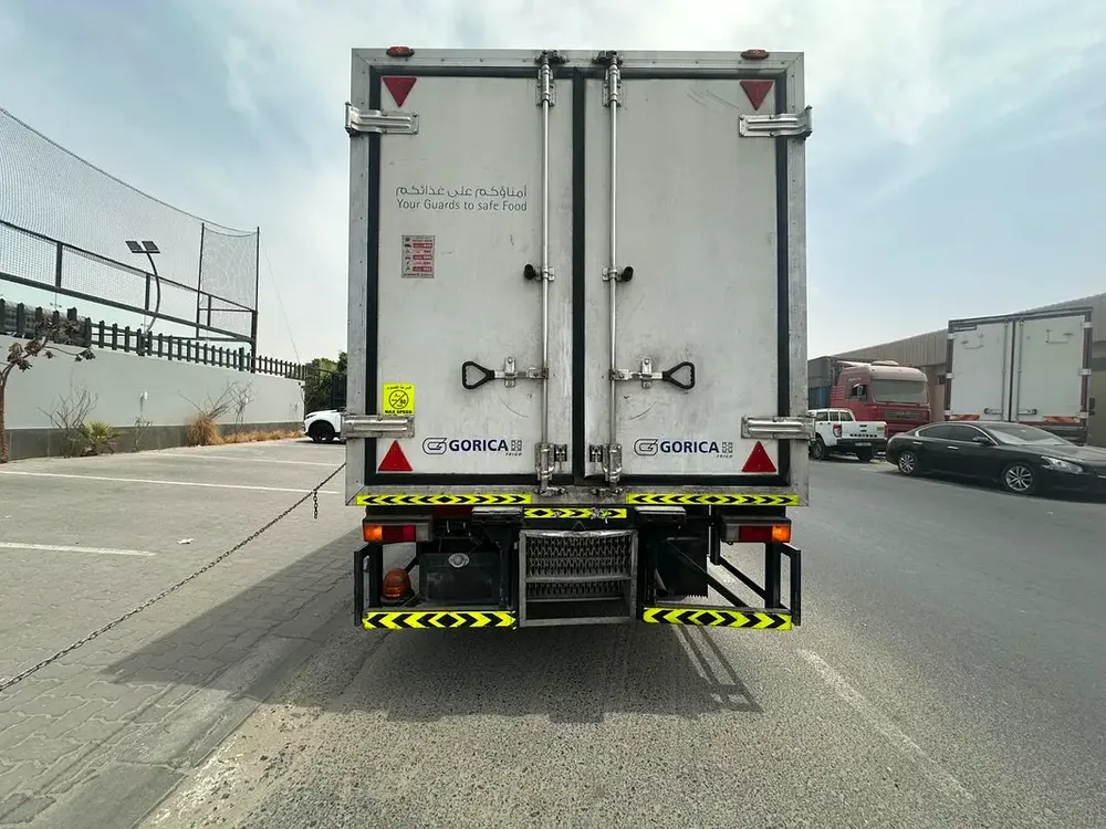 MITSUBISHI CANTER 2017 CHILLER BOX GCC SPECS - Image 4