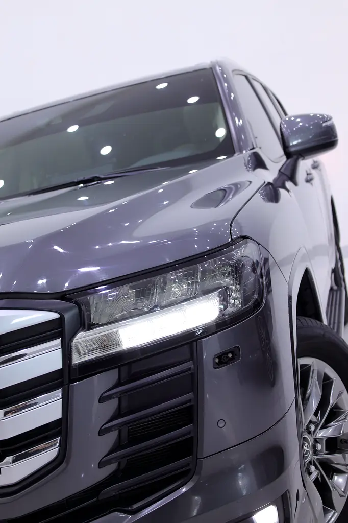 LAND CRUISER GXR GCC TWIN TURBO V6 - PERFECT CONDITION - Image 20