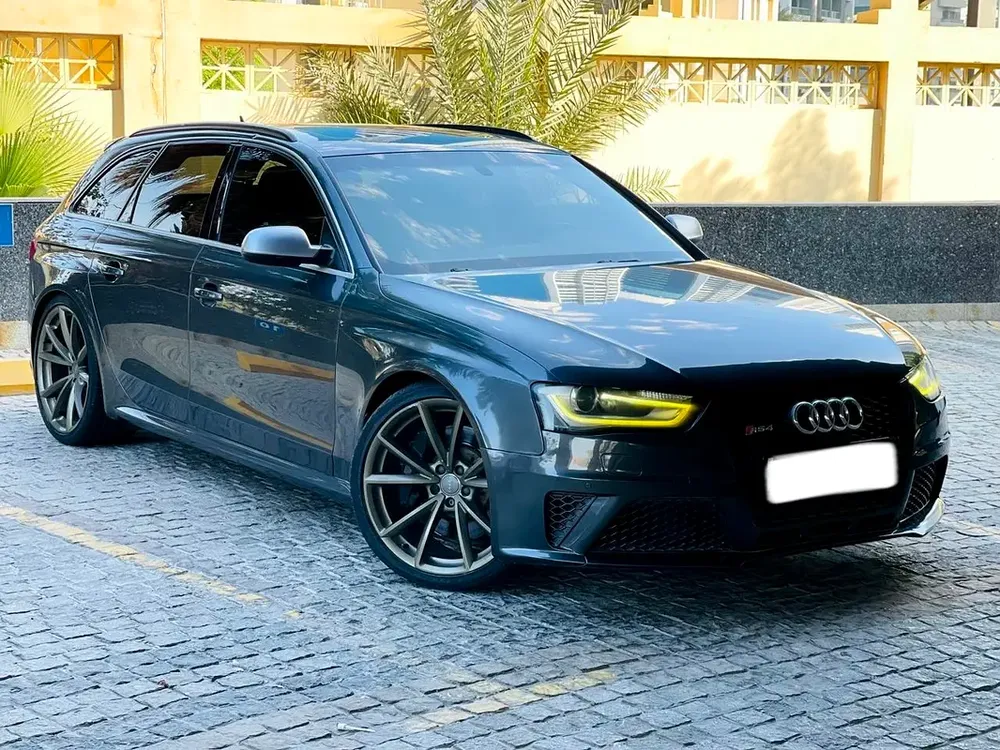 2014 RS 4 GCC LOW KM - Image 8