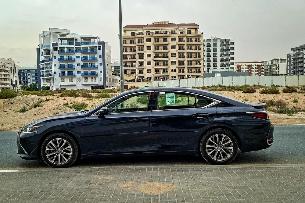 AED 1793/month | 2023 Lexus ES-Series ES 300h | GCC Specs | Ref#450557 - Image 5