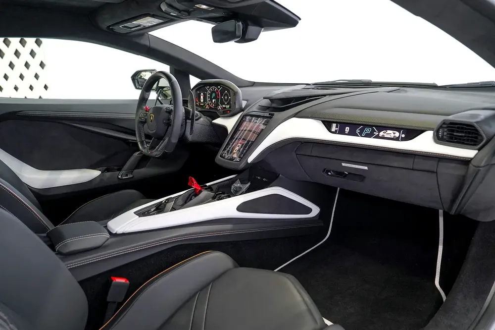 2 YEARS WARRANTY + SERVICE TILL APRIL 2030 | MATT CARBON INTERIOR | CARBON EXTERIOR | REVUELTO - Image 12