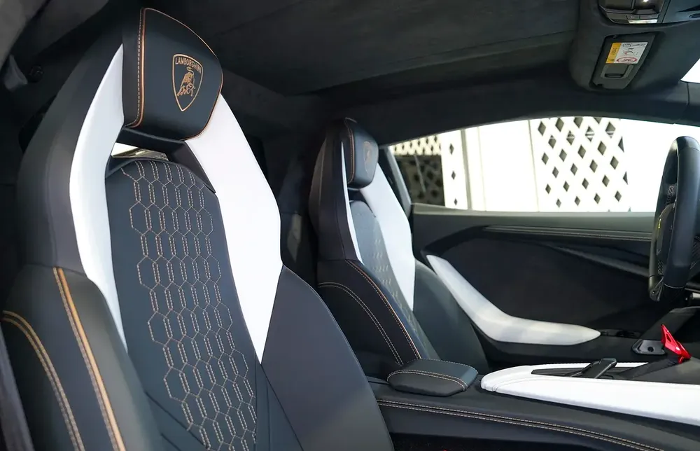 2 YEARS WARRANTY + SERVICE TILL APRIL 2030 | MATT CARBON INTERIOR | CARBON EXTERIOR | REVUELTO - Image 14