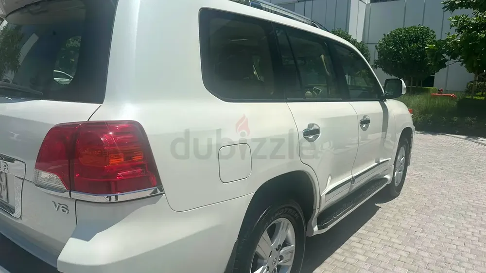 Toyota Land Cruiser GXR 2015 - GCC Specs - Excellent Condition - Image 11