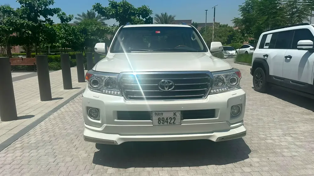 Toyota Land Cruiser GXR 2015 - GCC Specs - Excellent Condition - Image 13