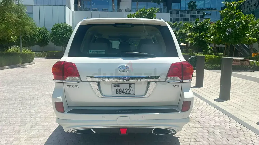 Toyota Land Cruiser GXR 2015 - GCC Specs - Excellent Condition - Image 4