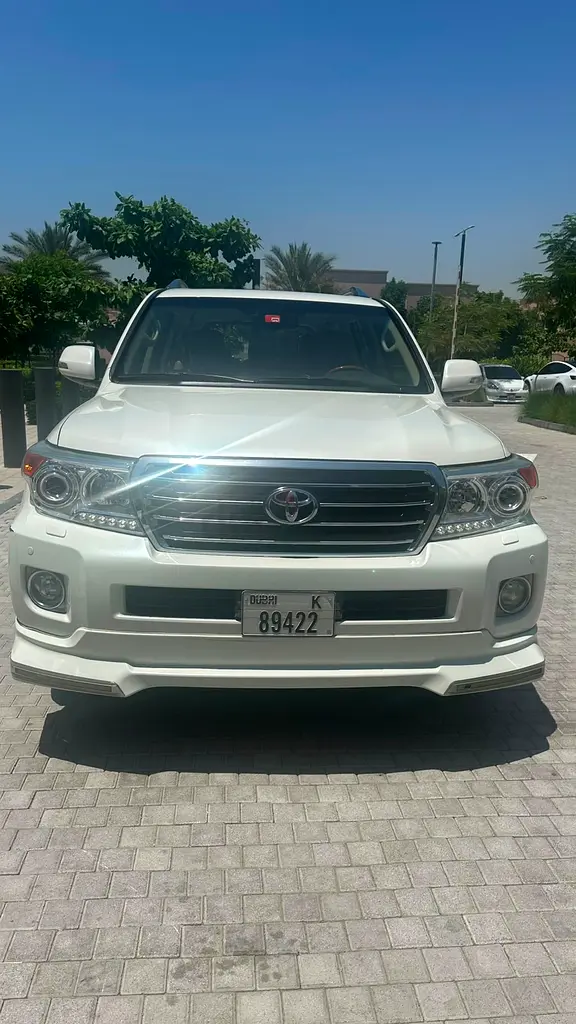 Toyota Land Cruiser GXR 2015 - GCC Specs - Excellent Condition - Image 5