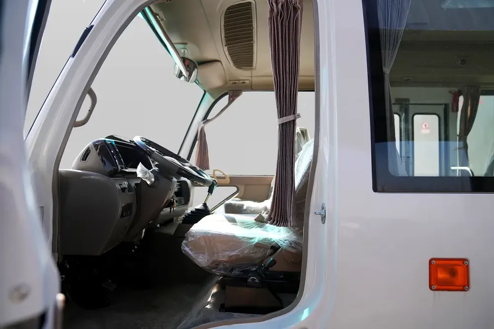 Kinglong Bus. 2.9L, Diesel - Image 12