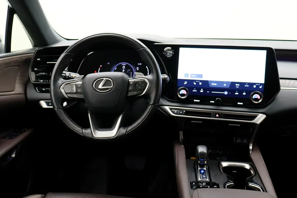 **Special offer** 2023 RX350H Platinum 2.5L HEV - Image 10