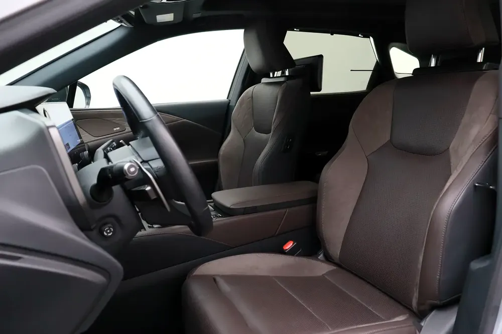 **Special offer** 2023 RX350H Platinum 2.5L HEV - Image 13