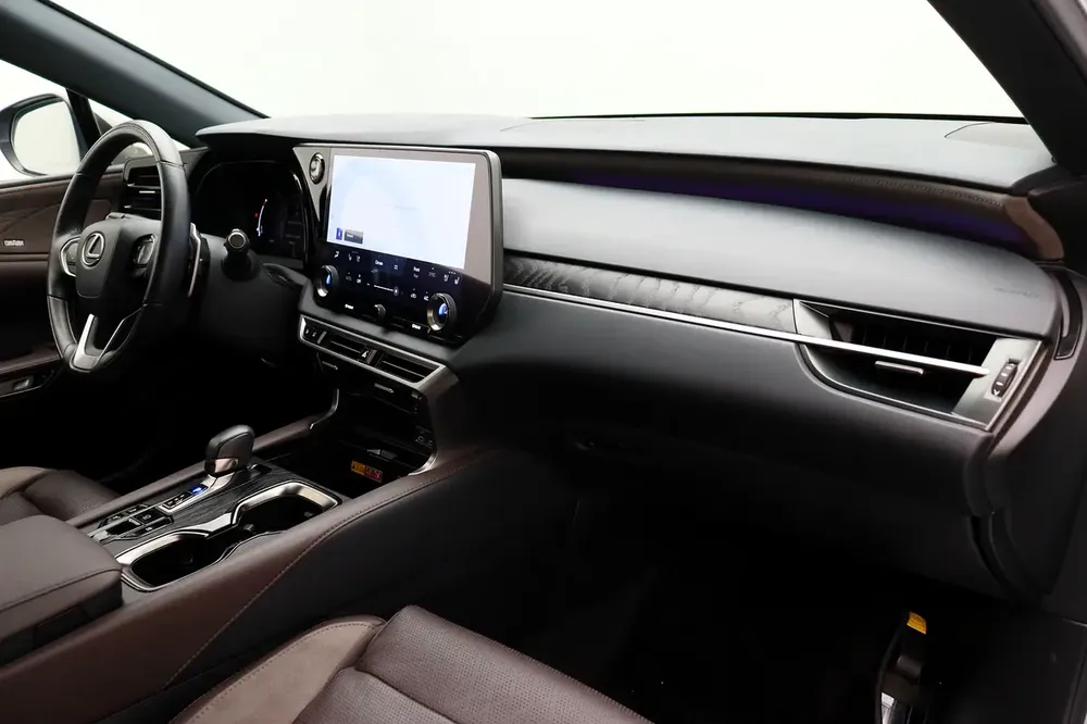 **Special offer** 2023 RX350H Platinum 2.5L HEV - Image 14