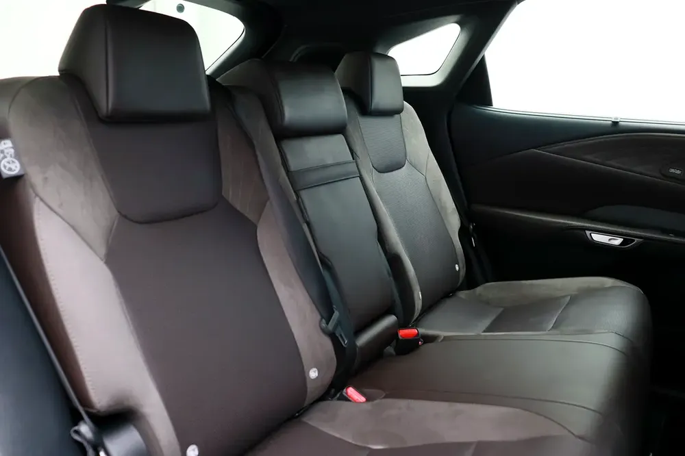 **Special offer** 2023 RX350H Platinum 2.5L HEV - Image 15