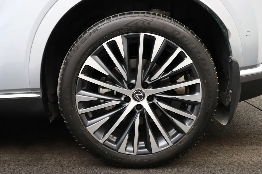 **Special offer** 2023 RX350H Platinum 2.5L HEV - Image 20