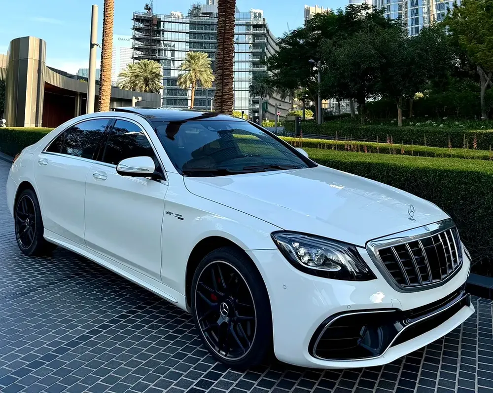 AWESOME WHITE MERCEDES S500 V8 // S63 KIT // ** TOP RANGE ** ACCIDENTS FREE ** GCC ** ELITE COLOR - Image 8