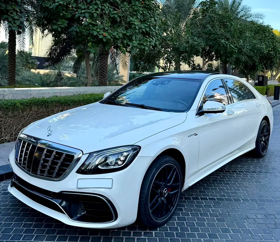 AWESOME WHITE MERCEDES S500 V8 // S63 KIT // ** TOP RANGE ** ACCIDENTS FREE ** GCC ** ELITE COLOR - Image 9