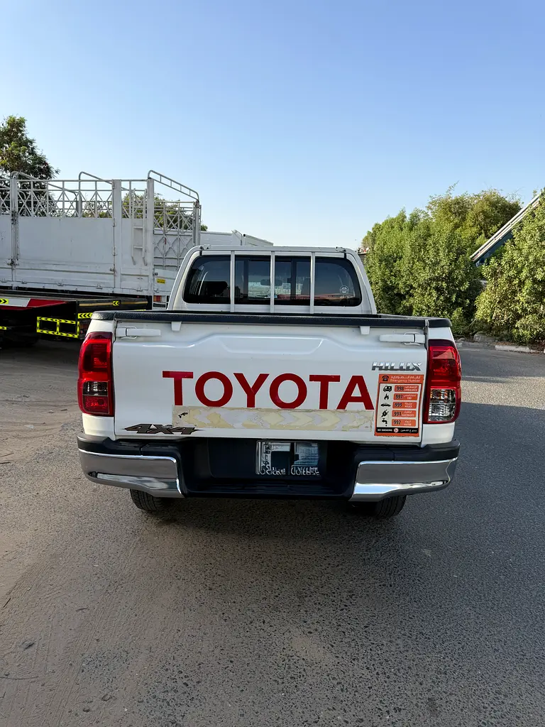 Toyota Hilux Double Cab GLX 2020 -4x4 automatic - Image 4