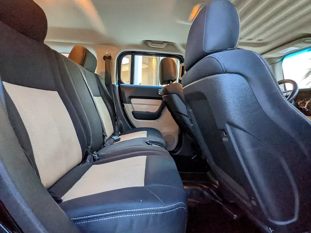 HUMMER 2008 G.C.C SPECIFICATION IN EXCELLENT CONDITION - Image 4