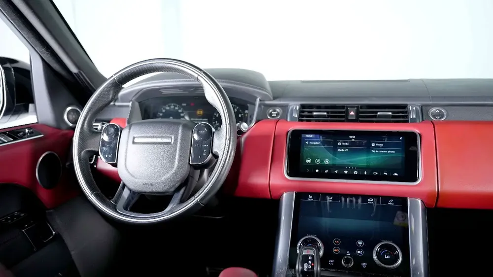 2019 - RANGE ROVER SPORT HSE DYNAMIC - GCC - IMMACULATE CAR - Image 17