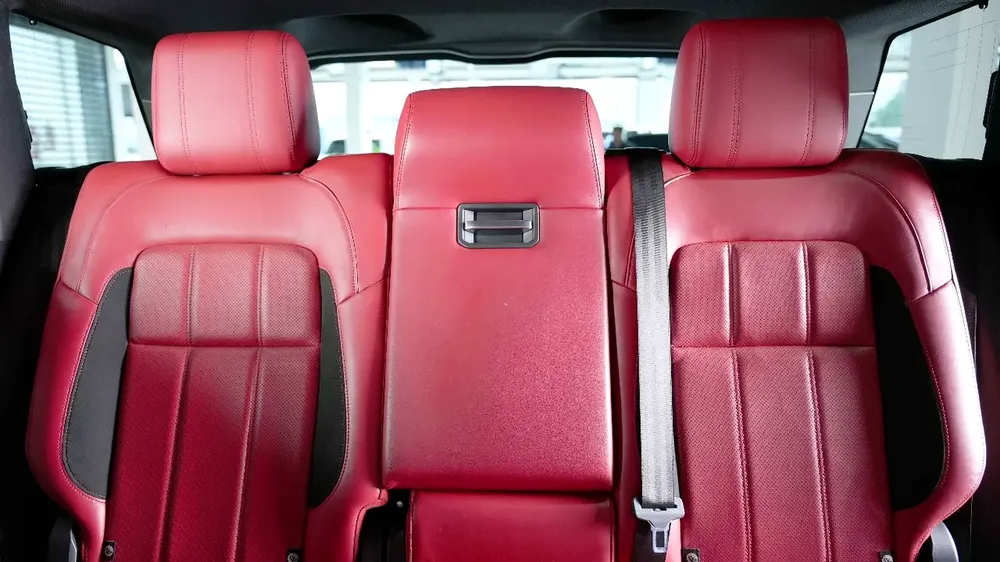2019 - RANGE ROVER SPORT HSE DYNAMIC - GCC - IMMACULATE CAR - Image 19