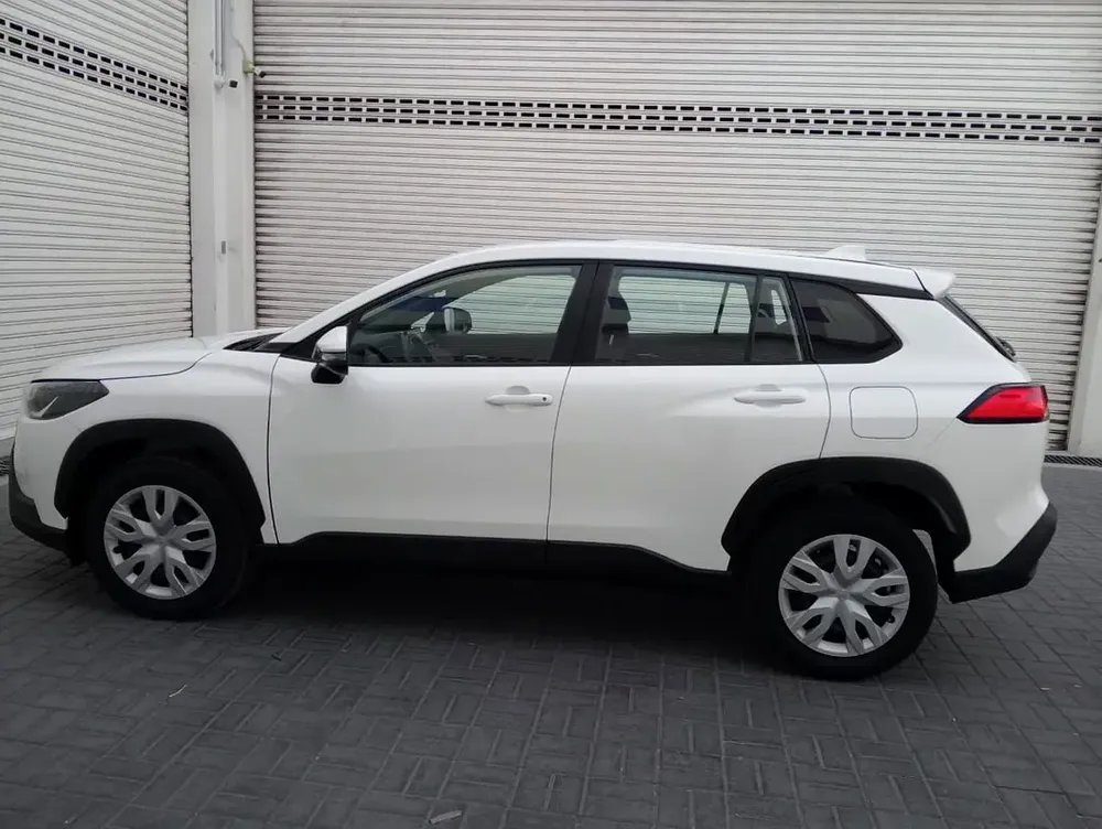 Toyota Corolla Cross 2023 XLE Hybrid GCC Specs - Image 10