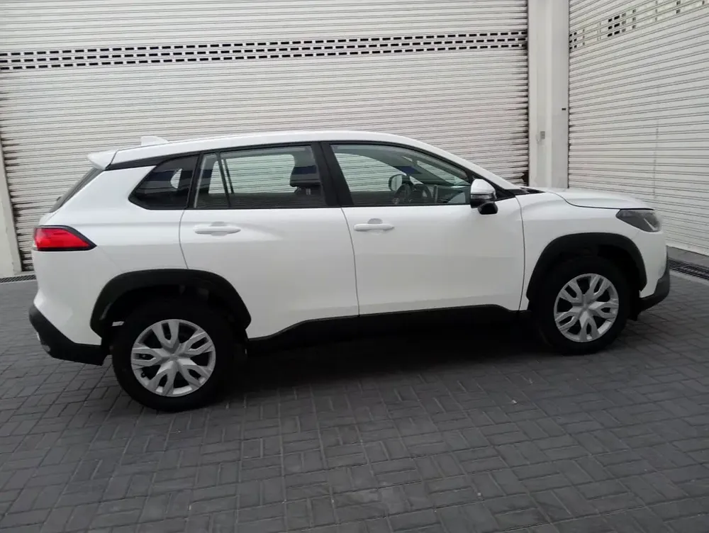 Toyota Corolla Cross 2023 XLE Hybrid GCC Specs - Image 5