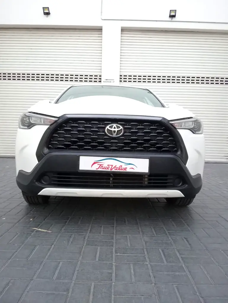 Toyota Corolla Cross 2023 XLE Hybrid GCC Specs - Image 6