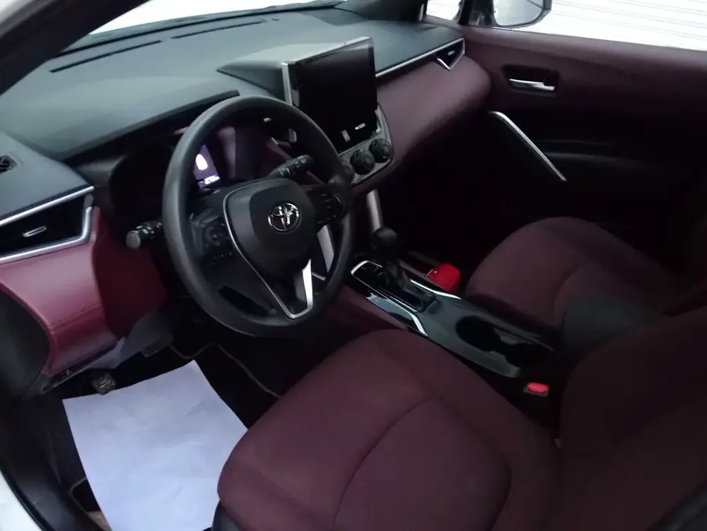 Toyota Corolla Cross 2023 XLE Hybrid GCC Specs - Image 8